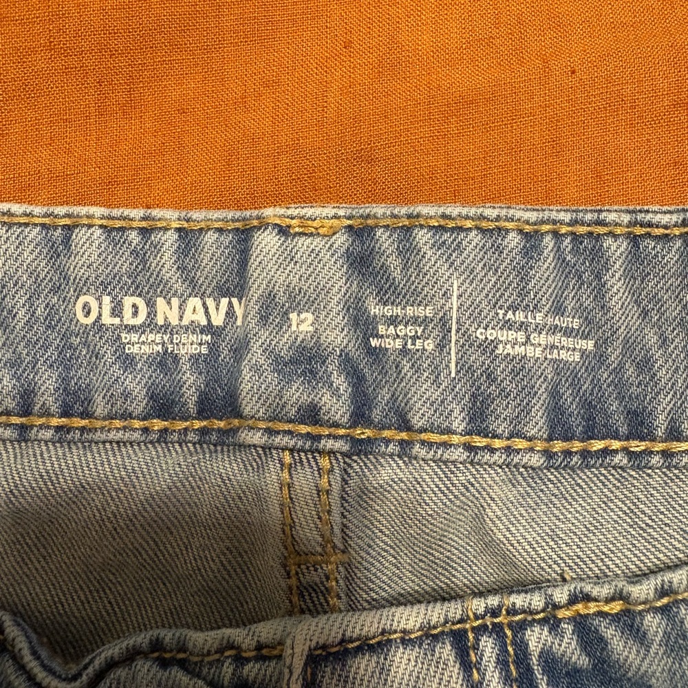 Old Navy Light Blue Wide-Leg Jeans - Picture 4 of 8